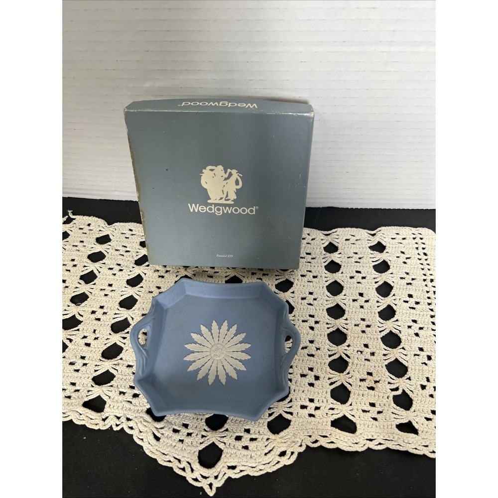 Vtg Wedgwood Blue Jasperware Pottery Square Athens Tray Trinket Dish w/ Handles - Picture 3 of 6
